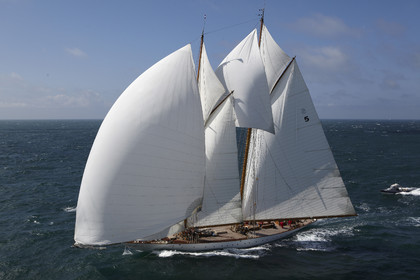 JP Morgan Asset Management Round The Island Race.