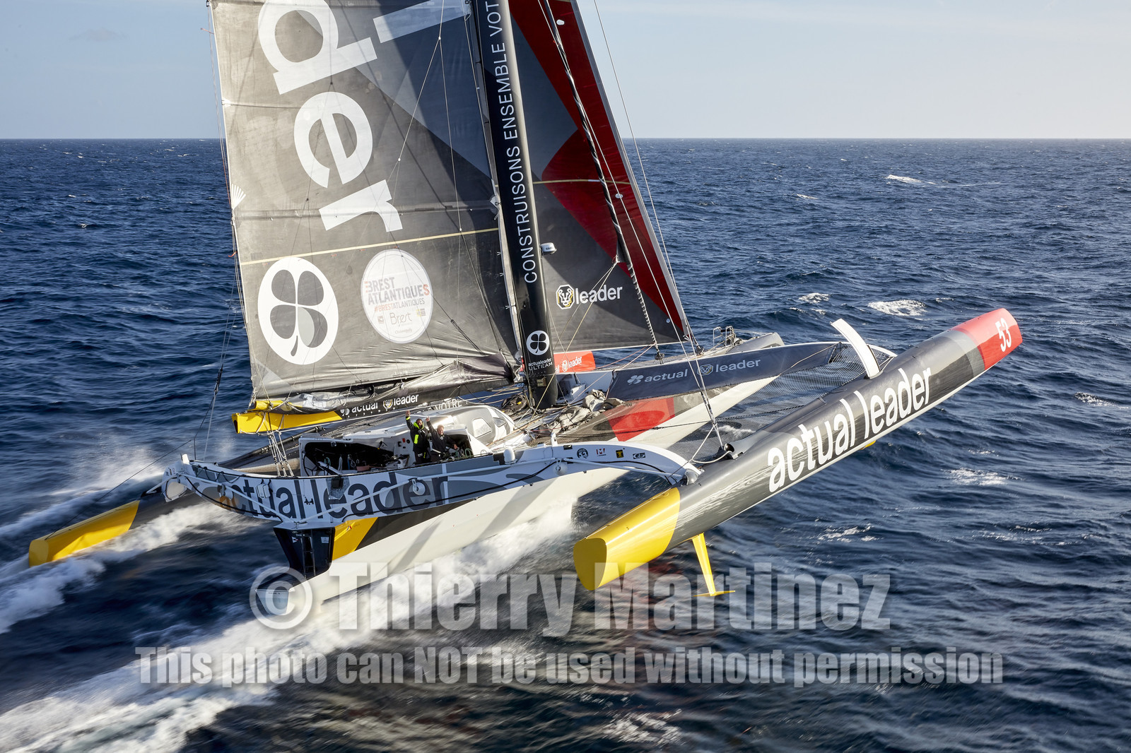 « ULTIM ACTUAL LEADER , Skipper Yves Le Blevec.