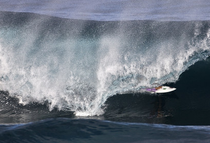 2011 VOLCOM PIPE PRO  ( Surf contest) at Banzai Pipeline Beach, North Shore - Oahu - Hawaii.