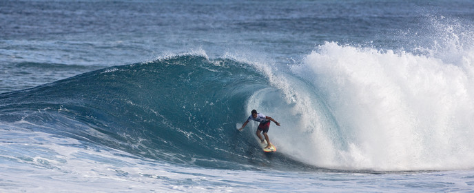 2011 VOLCOM PIPE PRO  ( Surf contest) at Banzai Pipeline Beach, North Shore - Oahu - Hawaii.
