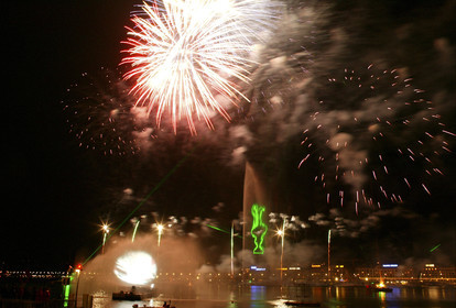 03_2280D ©Th.Martinez. Geneva , Switzerland. America's Cup 2003. 8th March 2003.Alinghi Team winner of America's Cup 2003..Welcome to Alinghi Team in Geneva.Firework and laser show by the lac...