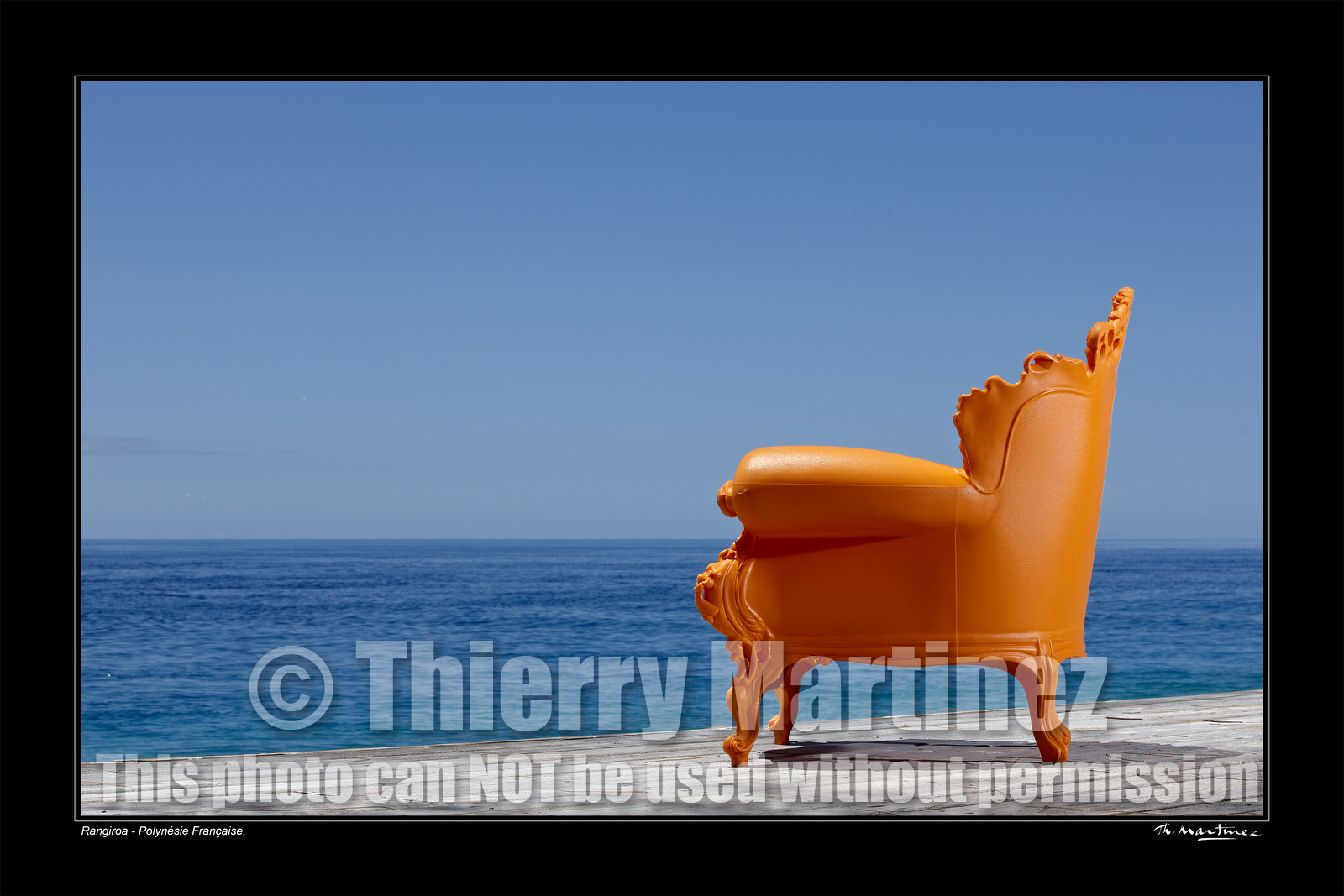 Photo disponible en tirage photo Fine Art,tirage original limités à 30 exemplaires.Chaque tirage est numéroté avec certificat d’authenticité signé.Pour choisir le format et support merci d'utiliser le caddie à coté de la photo.Formats disponibles : Tirage sur papier ( tirage seul) :  30x45 cm   40x60 cm  60x90 cm. Vous pouvez choisir le tirage avec un fond blanc ou noir , à votre convenance. Tirage sur papier contrecollé sur Dibond ( pas de bord blanc ou noir autour de l'image), avec système d'attache au dos:  30x45 cm   40x60 cm  50x75 cm  80x120cm.Tirage sur toile ( Canvas) monté sur chassis bois (pas de bord blanc ou noir autour de l'image), avec système d'attache au dos :  50x75 cm  80x120cm.Expédition ( Dans le monde entier): Colissimo (assurance) avec signature à réception. 48h pour la France métropolitaine.Il est possible de récupérer les tirages à La Galerie du Golfe (sans frais d'expèdition).Conditionnement tirages seuls: tube cylindrique renforcé + boite.