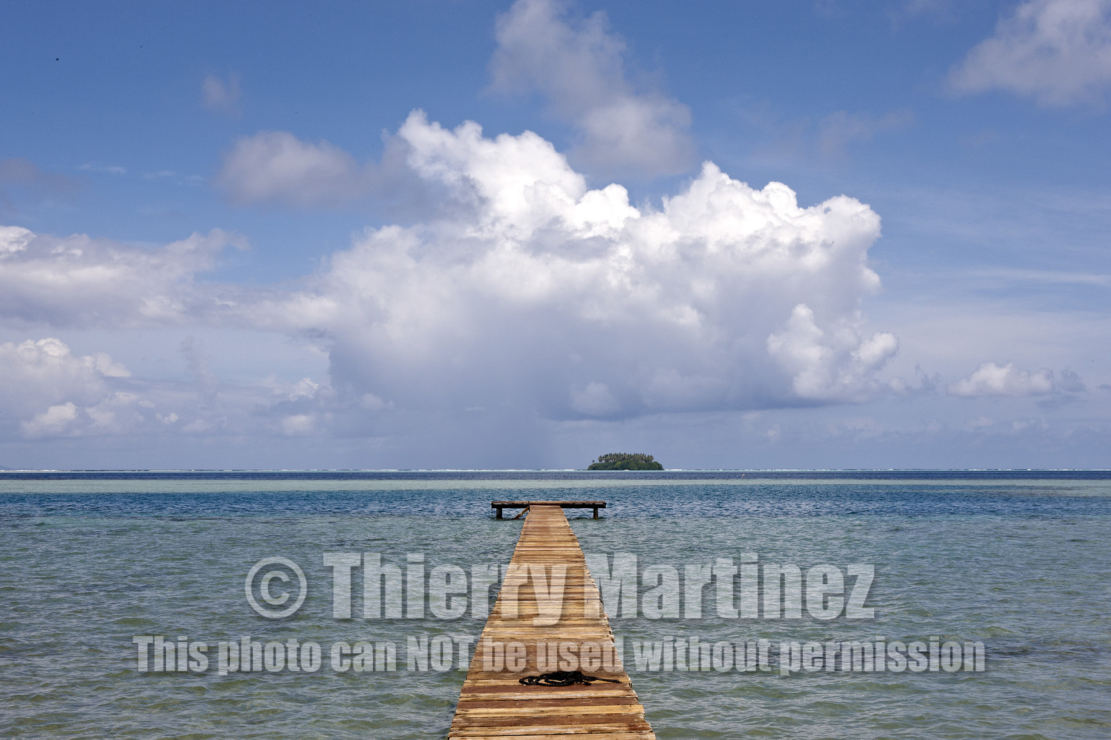 15_024017  ©ThMartinez Sea&Co.  RAIATEA - ILES SOUS LE VENT. POLYNESIE FRANCAISE .  2 Février 2015. ..Ponton