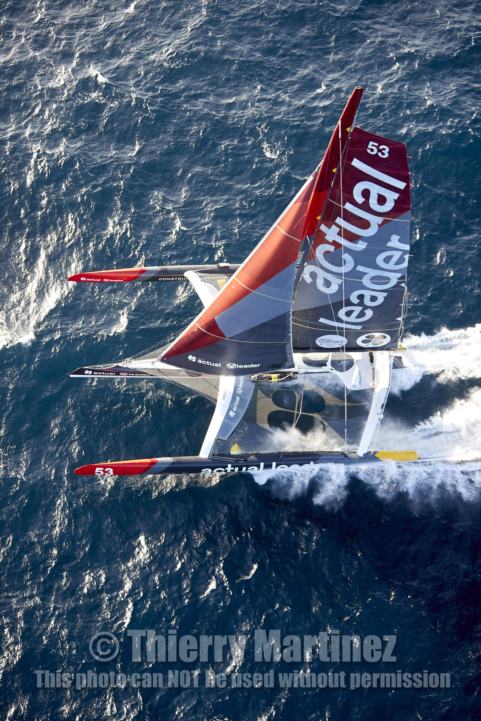 « ULTIM ACTUAL LEADER , Skipper Yves Le Blevec.