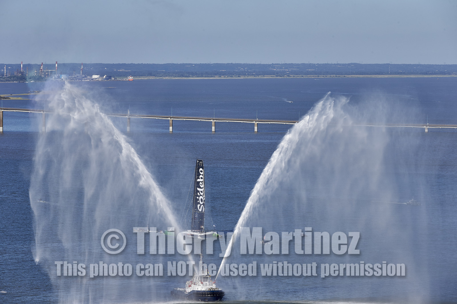 THM_17_044515_THE_BRIDGE-Start