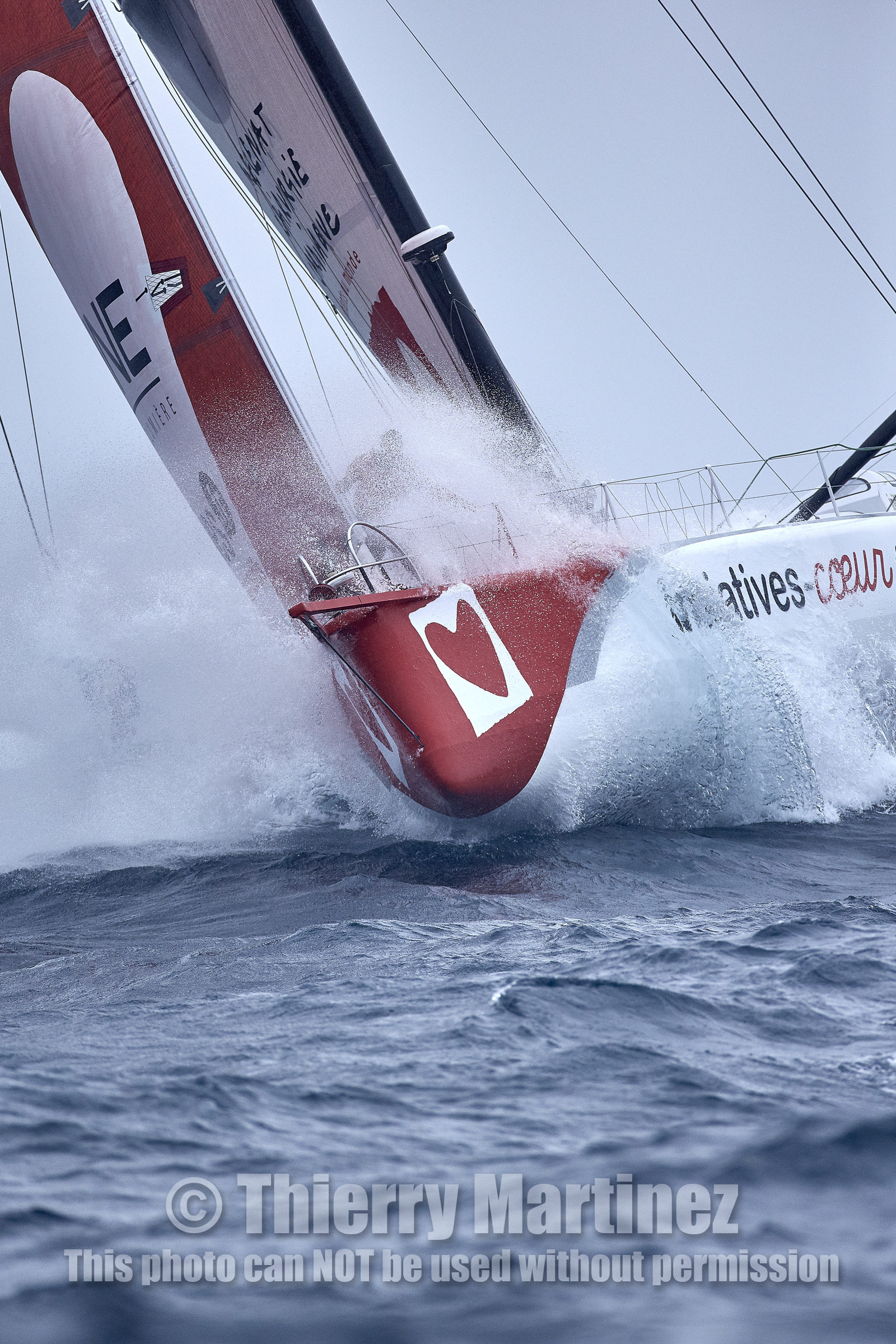 16_40224  ©Th.Martinez Sea&Co.  ILE DE GROIX - - FRANCE. 3 Août 2016. .Tanguy De Lamotte (FRA), a bord de l'IMOCA Initiatives-Coeur au large de l'Ile de Groix (FRA) en préparation du Vendée Globe 2016-17.