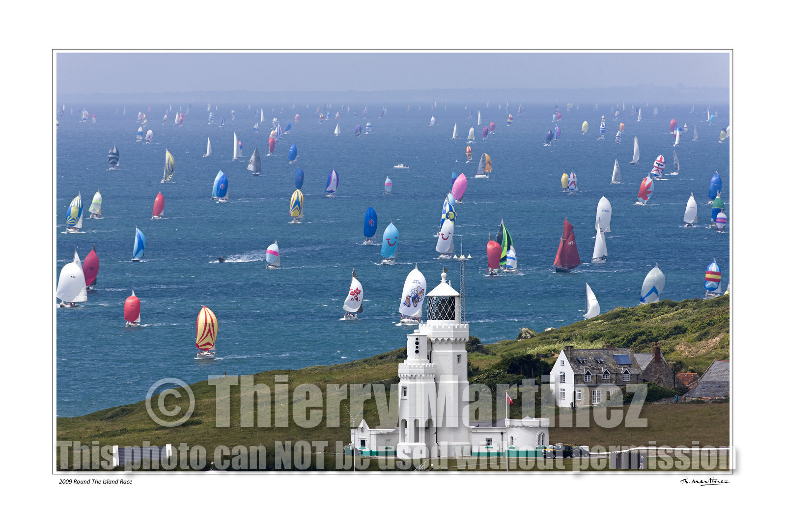 Photo disponible en tirage photo Fine Art,tirage original limités à 30 exemplaires.Chaque tirage est numéroté avec certificat d’authenticité signé.Pour choisir le format et support merci d'utiliser le caddie à coté de la photo.Formats disponibles : Tirage sur papier ( tirage seul) :  30x45 cm   40x60 cm  60x90 cm. Vous pouvez choisir le tirage avec un fond blanc ou noir , à votre convenance. Tirage sur papier contrecollé sur Dibond ( pas de bord blanc ou noir autour de l'image), avec système d'attache au dos:  30x45 cm   40x60 cm  50x75 cm  80x120cm.Tirage sur toile ( Canvas) monté sur chassis bois (pas de bord blanc ou noir autour de l'image), avec système d'attache au dos :  50x75 cm  80x120cm.Expédition ( Dans le monde entier): Colissimo (assurance) avec signature à réception. 48h pour la France métropolitaine.Il est possible de récupérer les tirages à La Galerie du Golfe (sans frais d'expèdition).Conditionnement tirages seuls: tube cylindrique renforcé + boite.