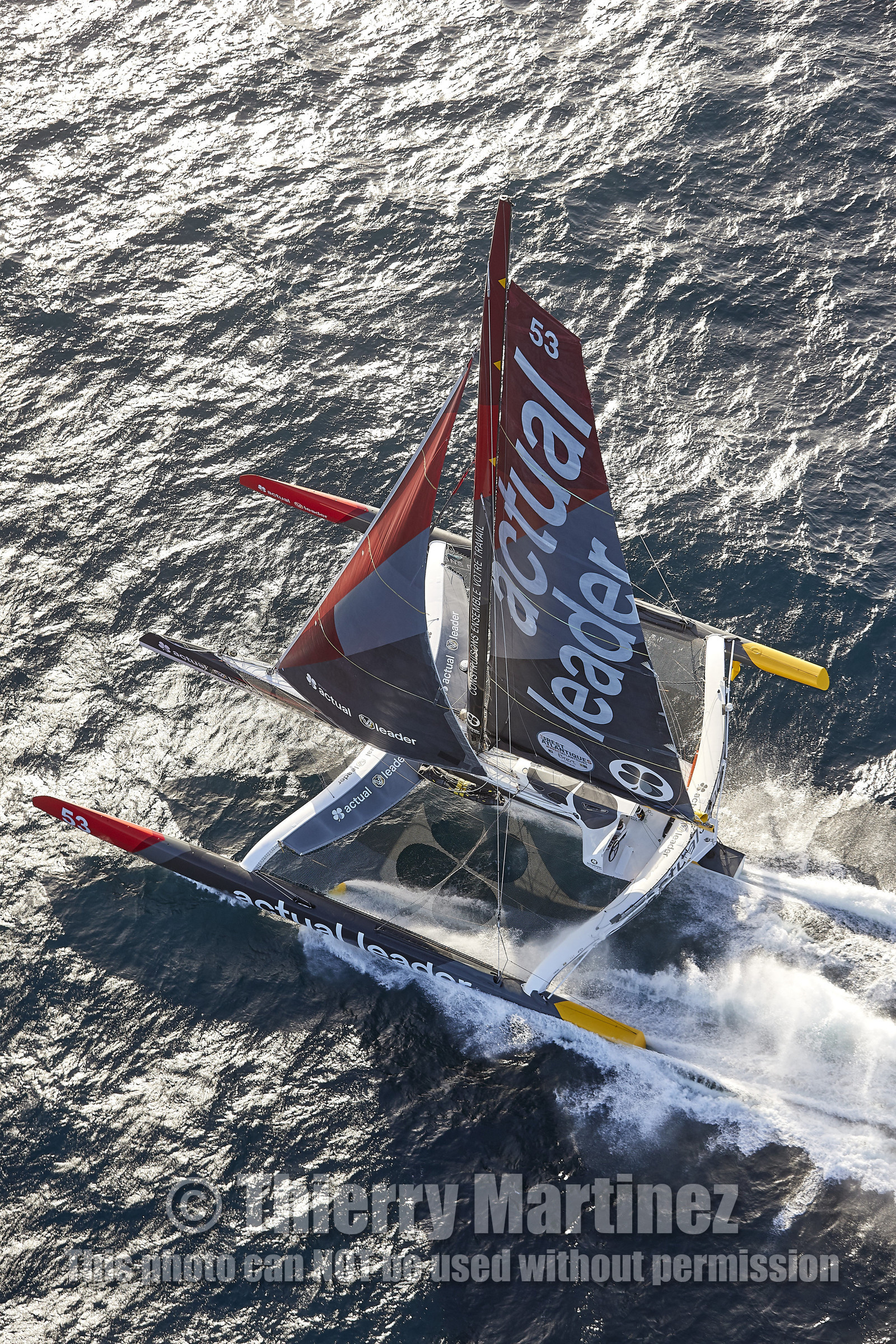 « ULTIM ACTUAL LEADER , Skipper Yves Le Blevec.