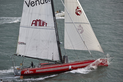 Départ de Jeff Pellet (FRA) sur son bateau COME IN VENDEE POUR UN TOUR DU MONDE;