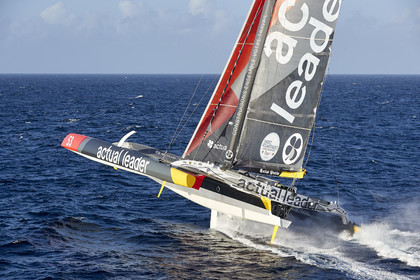 « ULTIM ACTUAL LEADER , Skipper Yves Le Blevec.