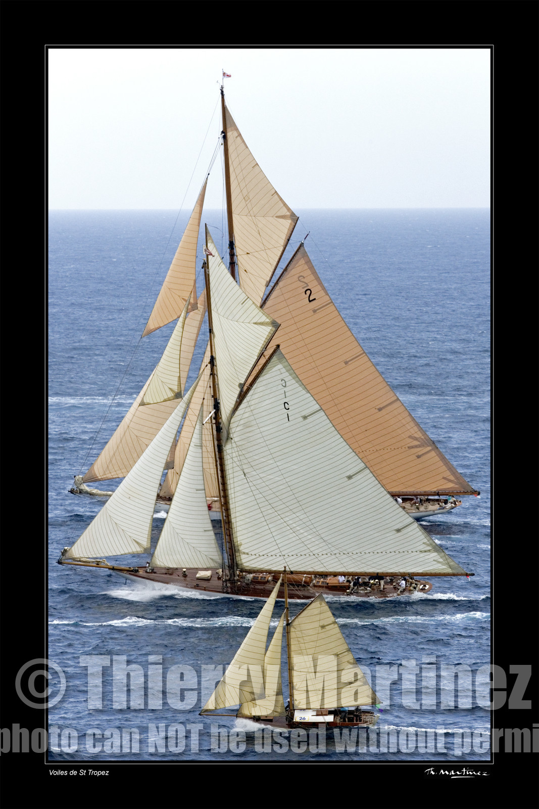 07_30319-st tropez fond noir -.jpg