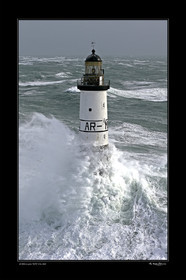 Photo disponible en tirage photo Fine Art,tirage original limités à 30 exemplaires.Chaque tirage est numéroté avec certificat d’authenticité signé.Pour choisir le format et support merci d'utiliser le caddie à coté de la photo.Formats disponibles : Tirage sur papier ( tirage seul) :  30x45 cm   40x60 cm  60x90 cm. Vous pouvez choisir le tirage avec un fond blanc ou noir , à votre convenance. Tirage sur papier contrecollé sur Dibond ( pas de bord blanc ou noir autour de l'image), avec système d'attache au dos:  30x45 cm   40x60 cm  50x75 cm  80x120cm.Tirage sur toile ( Canvas) monté sur chassis bois (pas de bord blanc ou noir autour de l'image), avec système d'attache au dos :  50x75 cm  80x120cm.Expédition ( Dans le monde entier): Colissimo (assurance) avec signature à réception. 48h pour la France métropolitaine.Il est possible de récupérer les tirages à La Galerie du Golfe (sans frais d'expèdition).Conditionnement tirages seuls: tube cylindrique renforcé + boite.