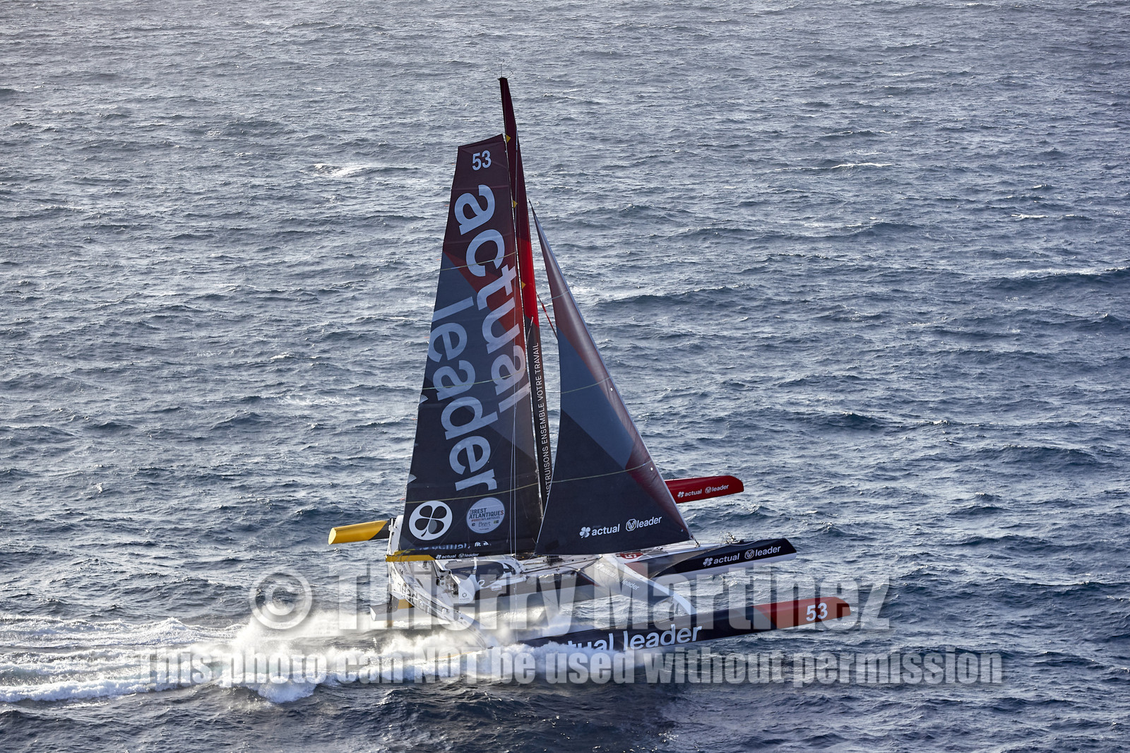 « ULTIM ACTUAL LEADER , Skipper Yves Le Blevec.
