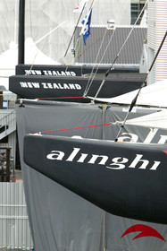 03_1037D © Th.Martinez. Auckland   New Zealand. 22th February 2003 America's Cup 2003. Race cancelled for lack of wind. Defender (Team New Zealand) and Challenger (Alinghi Team)let thier boats in the shed.