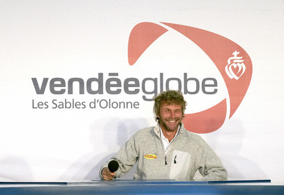 13_02325  2012 13 VENDEE GLOBE. Arrival in Les sables d'Olonne (