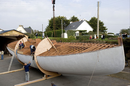 Thierry Dubois new boat under construction.15 Oct 2006
