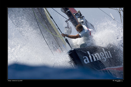 07_18032-alinghi fond noir-.jpg