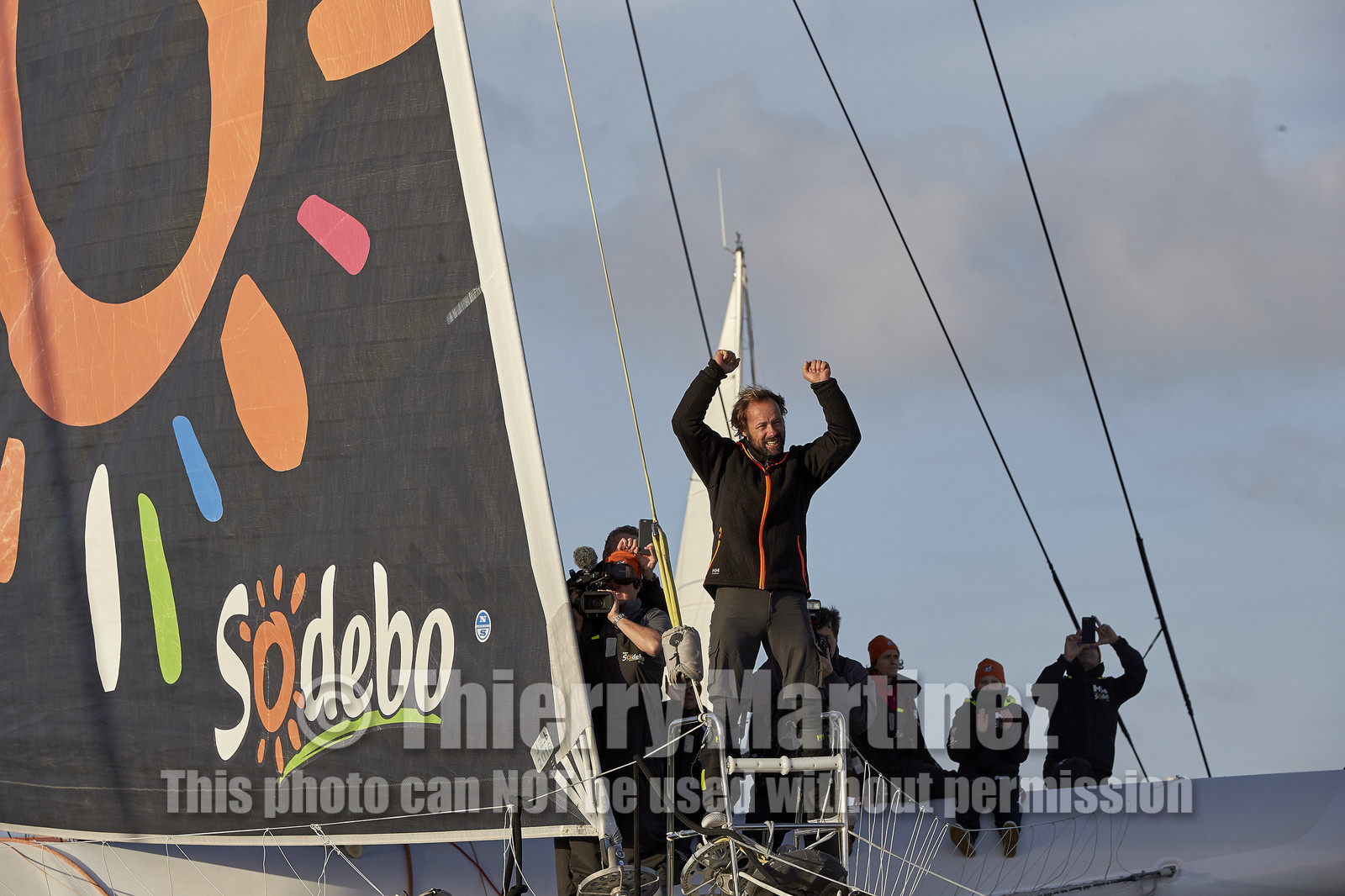 Single-handed sailing round the world record .
