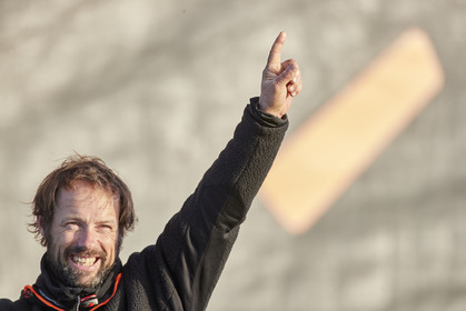 Single-handed sailing round the world record .