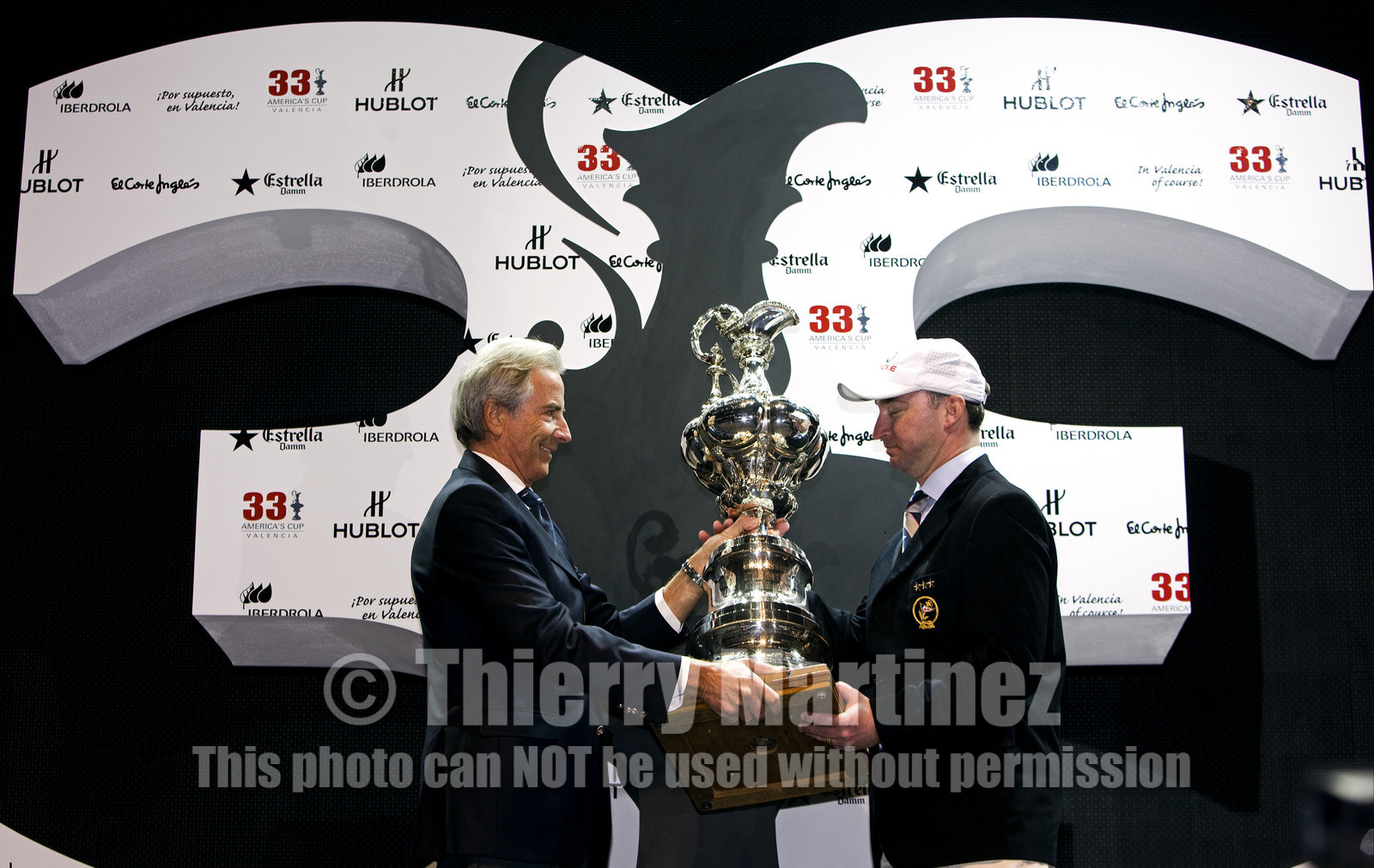 33rd  AMERICA'S CUP Valencia Spain, February 2010 - Defender:  ALINGHI (ALINGHI 5) vs Challenger : BMW Oracle Racing (USA 17)
