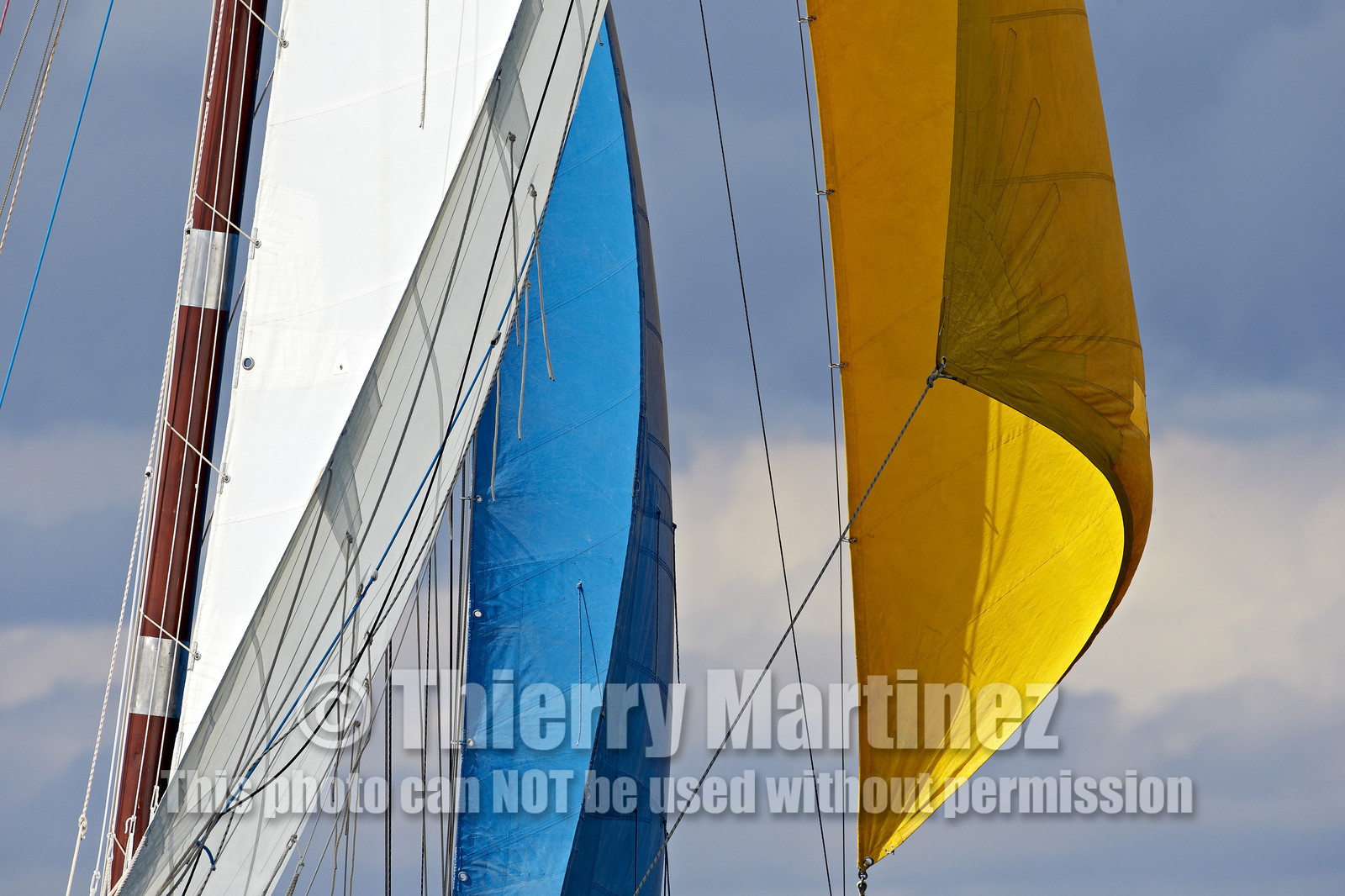 Langoustier  KROG E BARZ sous voile dans le golfe du Morbihan.