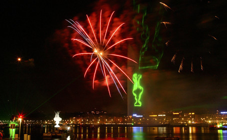 03_2276D ©Th.Martinez .Geneva , Switzerland. America's Cup 2003. 8th March 2003.Alinghi Team winner of America's Cup 2003..Welcome to Alinghi Team in Geneva.Firework and laser show by the lac...