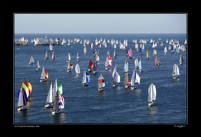 Photo disponible en tirage photo Fine Art,tirage original limités à 30 exemplaires.Chaque tirage est numéroté avec certificat d’authenticité signé.Pour choisir le format et support merci d'utiliser le caddie à coté de la photo.Formats disponibles : Tirage sur papier ( tirage seul) :  30x45 cm   40x60 cm  60x90 cm. Vous pouvez choisir le tirage avec un fond blanc ou noir , à votre convenance. Tirage sur papier contrecollé sur Dibond ( pas de bord blanc ou noir autour de l'image), avec système d'attache au dos:  30x45 cm   40x60 cm  50x75 cm  80x120cm.Tirage sur toile ( Canvas) monté sur chassis bois (pas de bord blanc ou noir autour de l'image), avec système d'attache au dos :  50x75 cm  80x120cm.Expédition ( Dans le monde entier): Colissimo (assurance) avec signature à réception. 48h pour la France métropolitaine.Il est possible de récupérer les tirages à La Galerie du Golfe (sans frais d'expèdition).Conditionnement tirages seuls: tube cylindrique renforcé + boite.