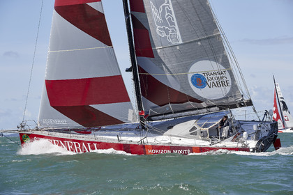 THM-17_067004_Fastnet Race