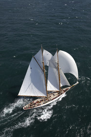 JP Morgan Asset Management Round The Island Race.