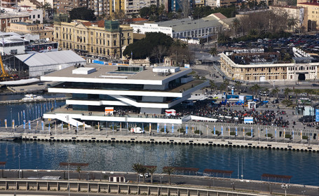 33rd  AMERICA'S CUP Valencia Spain, February 2010 - Defender:  ALINGHI (ALINGHI 5) vs Challenger : BMW Oracle Racing (USA 17)