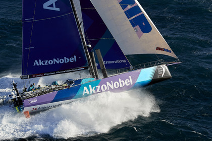 THM-17_104987_VOR-LISBON-LEG2start