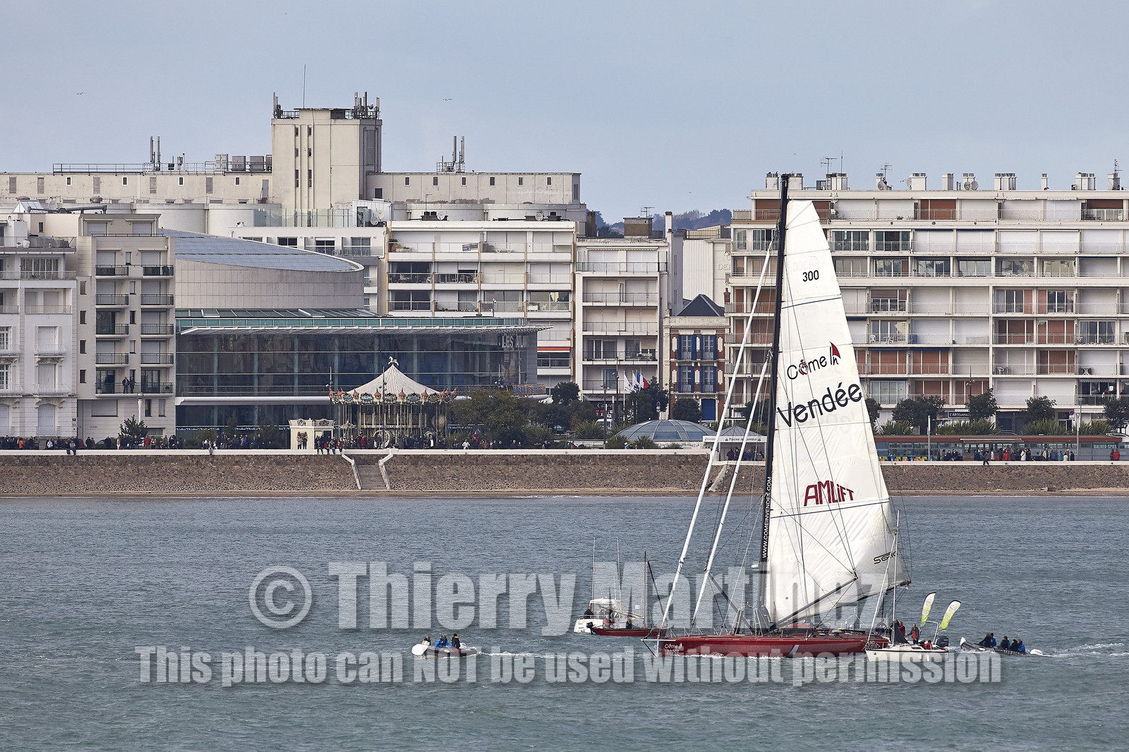 Départ de Jeff Pellet (FRA) sur son bateau COME IN VENDEE POUR UN TOUR DU MONDE;