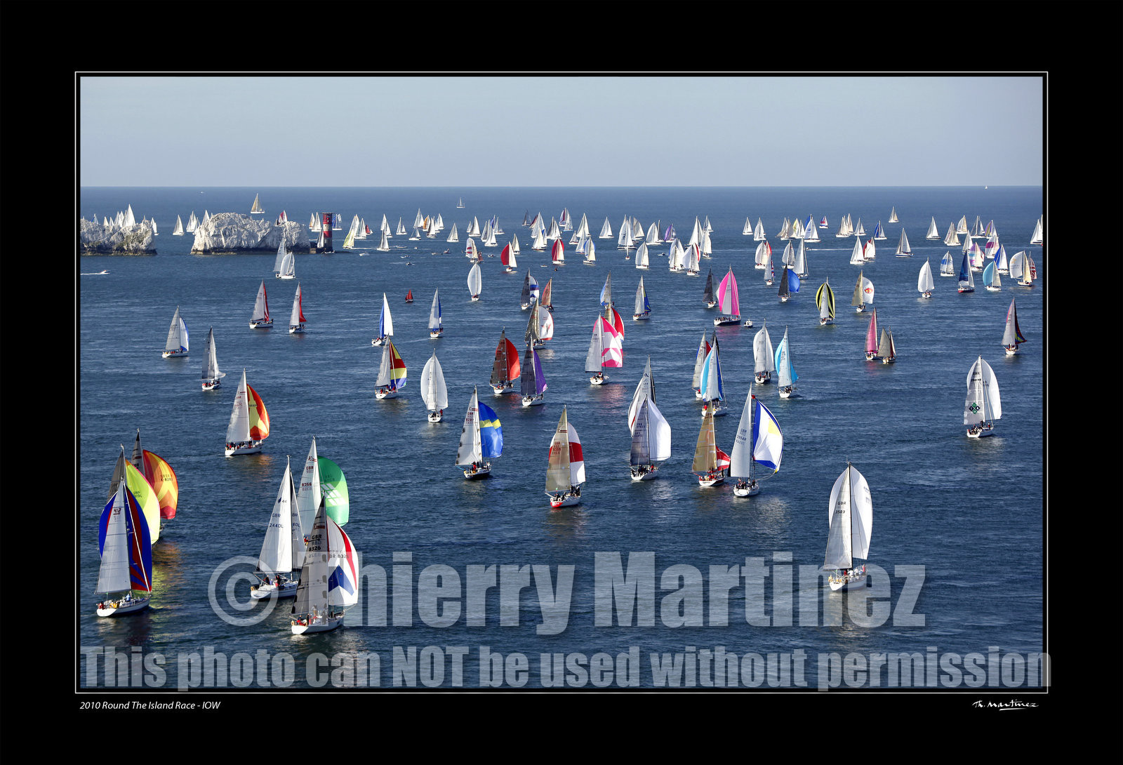 Photo disponible en tirage photo Fine Art,tirage original limités à 30 exemplaires.Chaque tirage est numéroté avec certificat d’authenticité signé.Pour choisir le format et support merci d'utiliser le caddie à coté de la photo.Formats disponibles : Tirage sur papier ( tirage seul) :  30x45 cm   40x60 cm  60x90 cm. Vous pouvez choisir le tirage avec un fond blanc ou noir , à votre convenance. Tirage sur papier contrecollé sur Dibond ( pas de bord blanc ou noir autour de l'image), avec système d'attache au dos:  30x45 cm   40x60 cm  50x75 cm  80x120cm.Tirage sur toile ( Canvas) monté sur chassis bois (pas de bord blanc ou noir autour de l'image), avec système d'attache au dos :  50x75 cm  80x120cm.Expédition ( Dans le monde entier): Colissimo (assurance) avec signature à réception. 48h pour la France métropolitaine.Il est possible de récupérer les tirages à La Galerie du Golfe (sans frais d'expèdition).Conditionnement tirages seuls: tube cylindrique renforcé + boite.