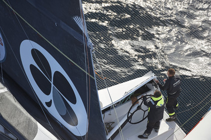 « ULTIM ACTUAL LEADER , Skipper Yves Le Blevec.