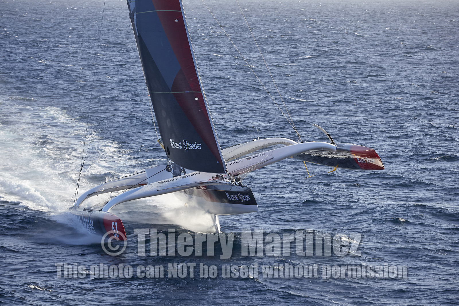 « ULTIM ACTUAL LEADER , Skipper Yves Le Blevec.