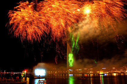 03_2268D ©Th.Martinez .Geneva , Switzerland. America's Cup 2003. 8th March 2003.Alinghi Team winner of America's Cup 2003..Welcome to Alinghi Team in Geneva.Firework and laser show by the lac...