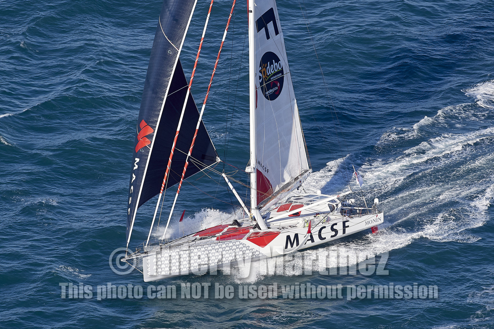 THM-20_20110_VendeeGlobeStart