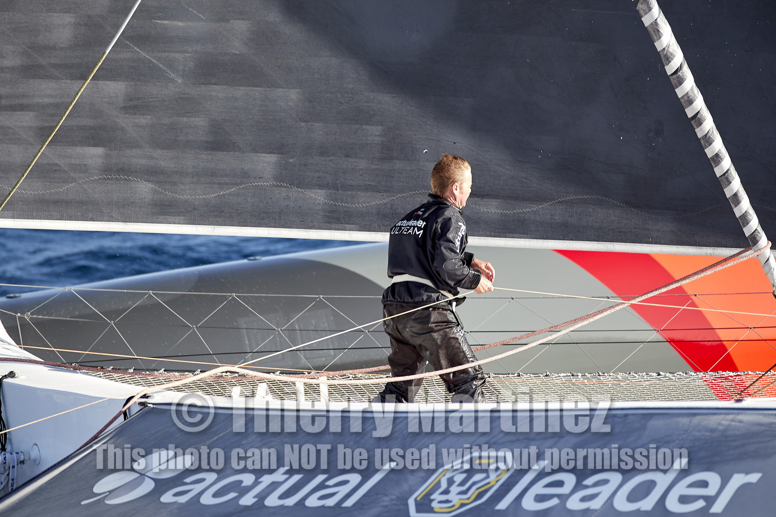 « ULTIM ACTUAL LEADER , Skipper Yves Le Blevec.