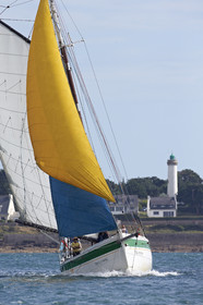 Langoustier  KROG E BARZ sous voile dans le golfe du Morbihan.
