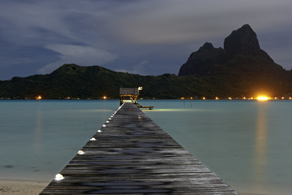 15_025823  ©ThMartinez Sea&Co.  BORA BORA - ILES SOUS LE VENT. POLYNESIE FRANCAISE .  6 Février 2015. .Moonlight photo of Bora Bora...
