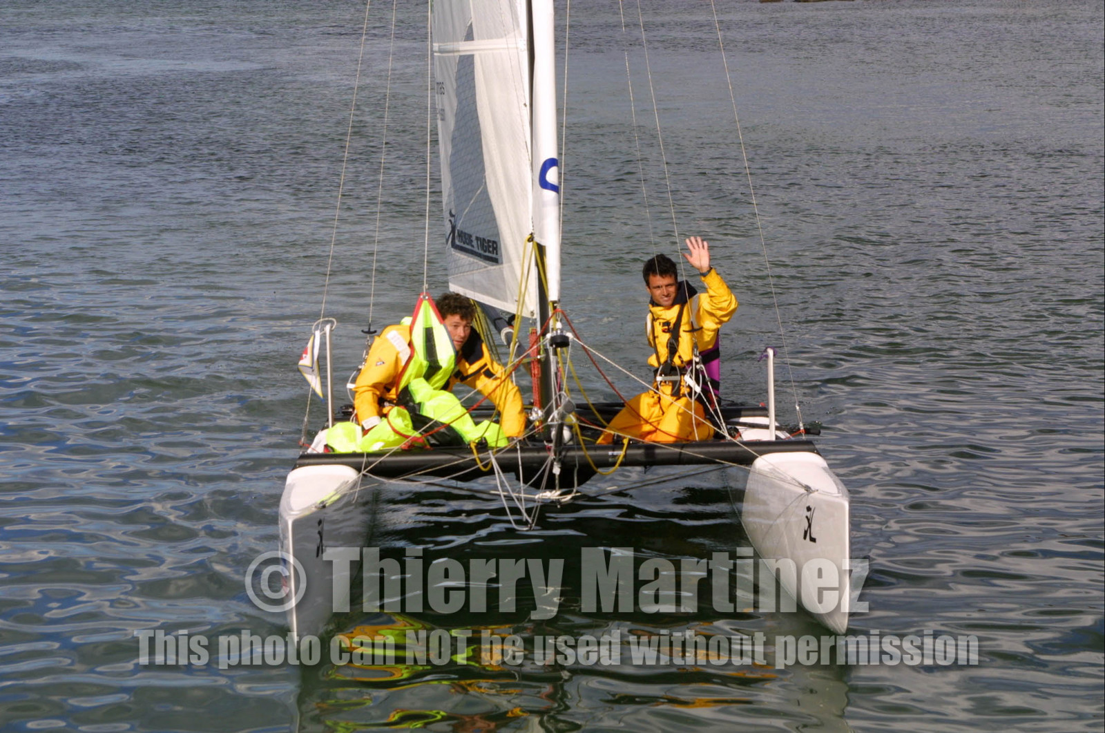 01_0476D-©ThMartinez- Sweden 1st 3rd August 2001. Archipelago Raid (Catamaran Formula 18).1st August 2001- Day1; Franck Cammas (FRA) & Steve Ravussin(SUI) arriving first in Möja .(first check point)