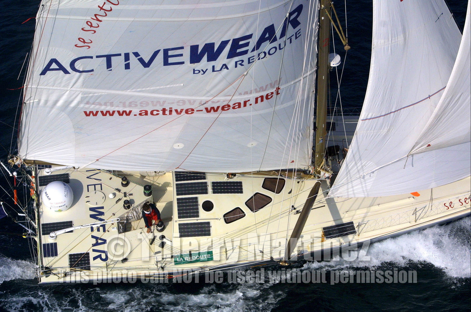 ©ThMartinez- Vendee Globe 2000 Finish. 19th February 2001. 15h20(Local time) 50miles offshore Les Sables..Marc Thiercelin (FRA) ACTIVEWEAR 50 miles of the finish line. Marc should finish 4th tomorrow morning