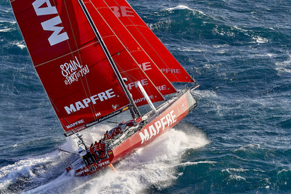 THM-17_106618_VOR-LISBON-LEG2start