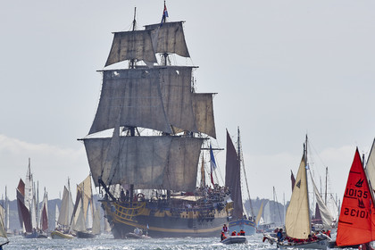 THM-17_011638-Semaine du Golfe - Parade