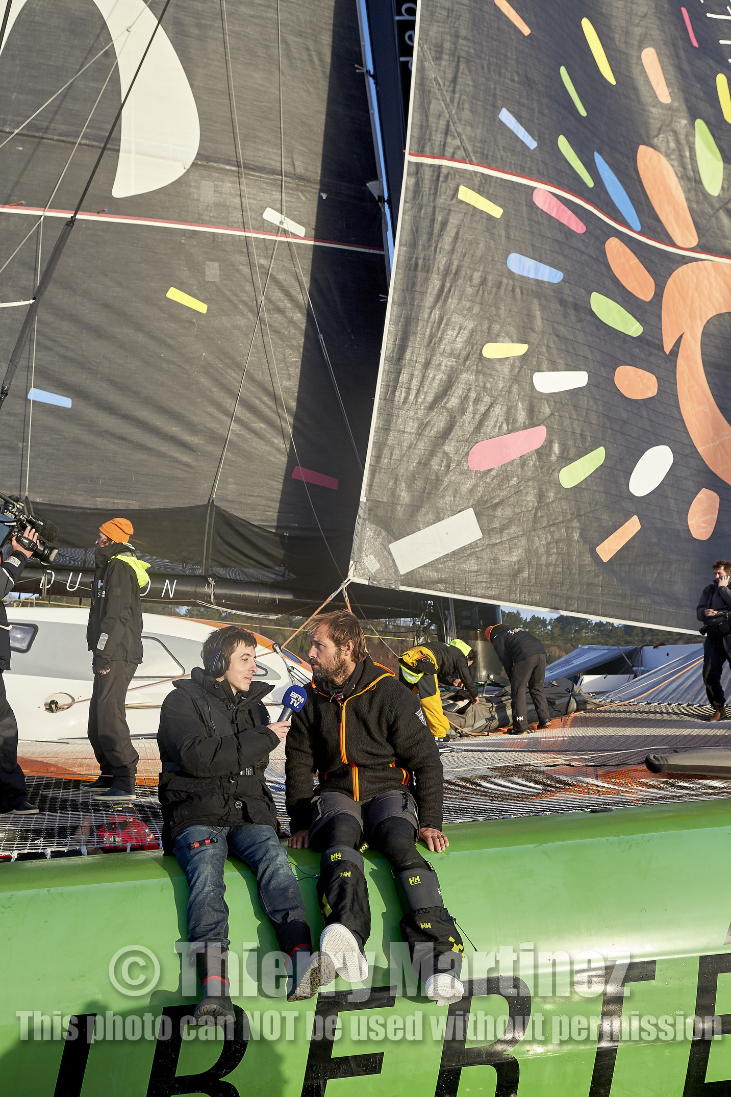 Single-handed sailing round the world record .