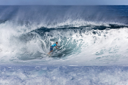 2011 VOLCOM PIPE PRO  ( Surf contest) at Banzai Pipeline Beach, North Shore - Oahu - Hawaii.
