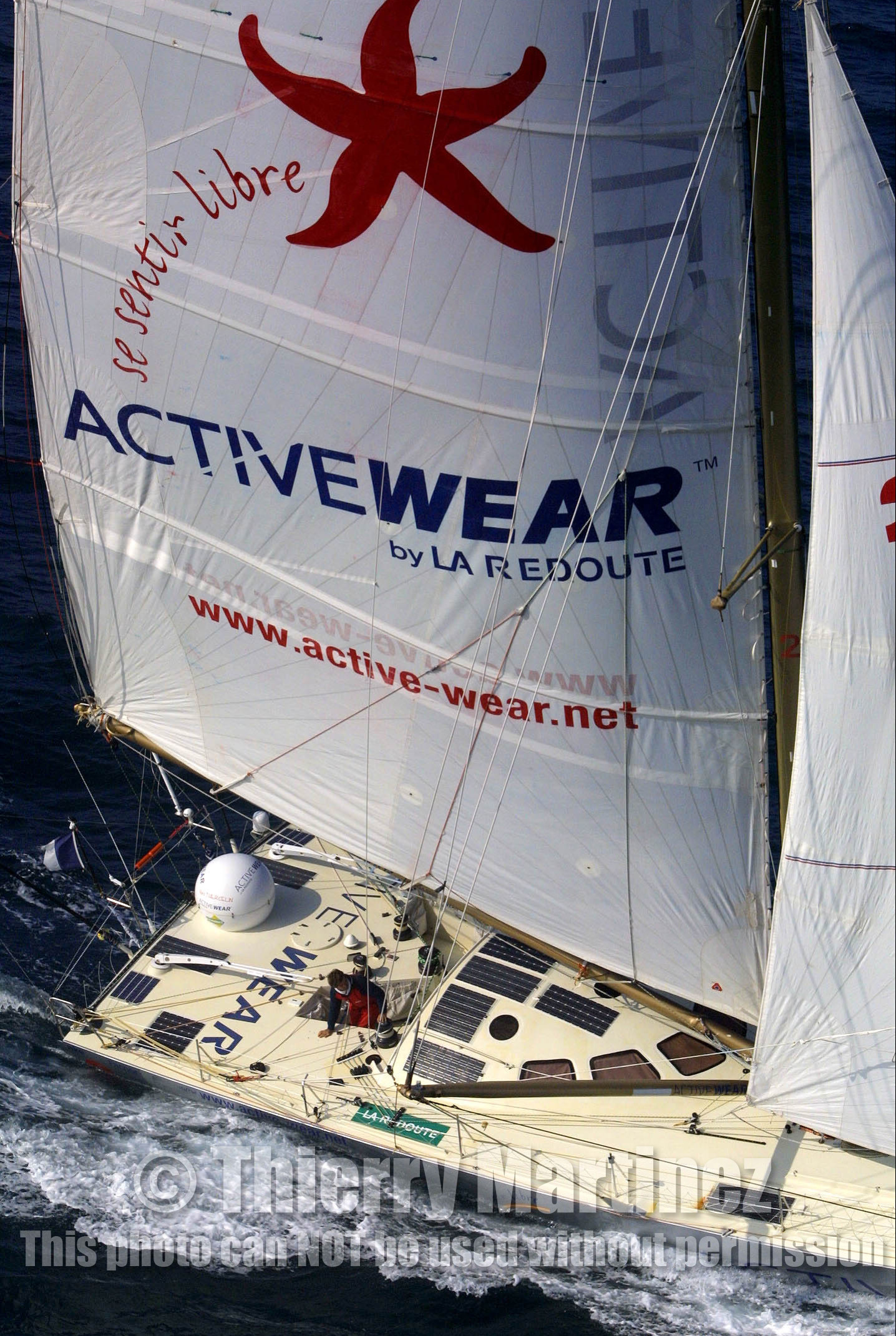 ©ThMartinez- Vendee Globe 2000 Finish. 19th February 2001. 15h20(Local time) 50miles offshore Les Sables..Marc Thiercelin (FRA) ACTIVEWEAR 50 miles of the finish line. Marc should finish 4th tomorrow morning