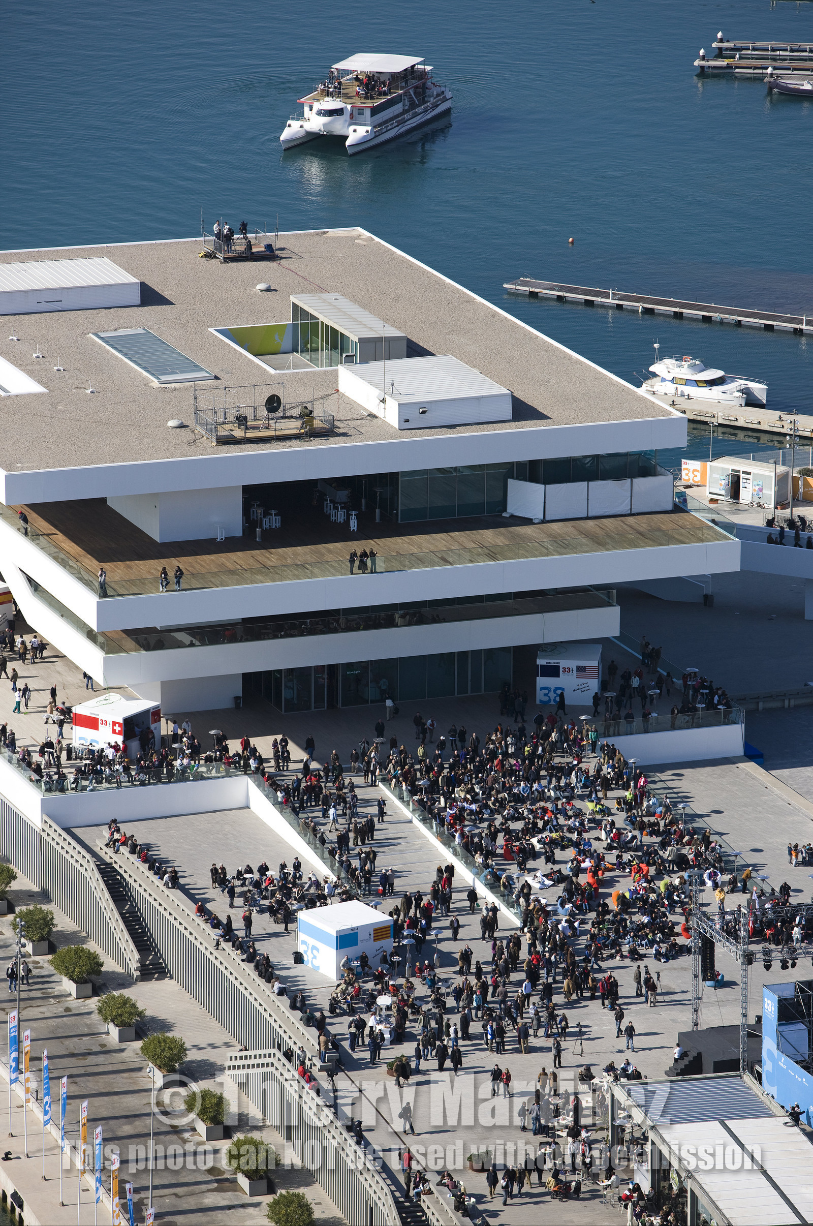 33rd  AMERICA'S CUP Valencia Spain, February 2010 - Defender:  ALINGHI (ALINGHI 5) vs Challenger : BMW Oracle Racing (USA 17)