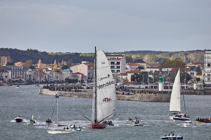 Départ de Jeff Pellet (FRA) sur son bateau COME IN VENDEE POUR UN TOUR DU MONDE;