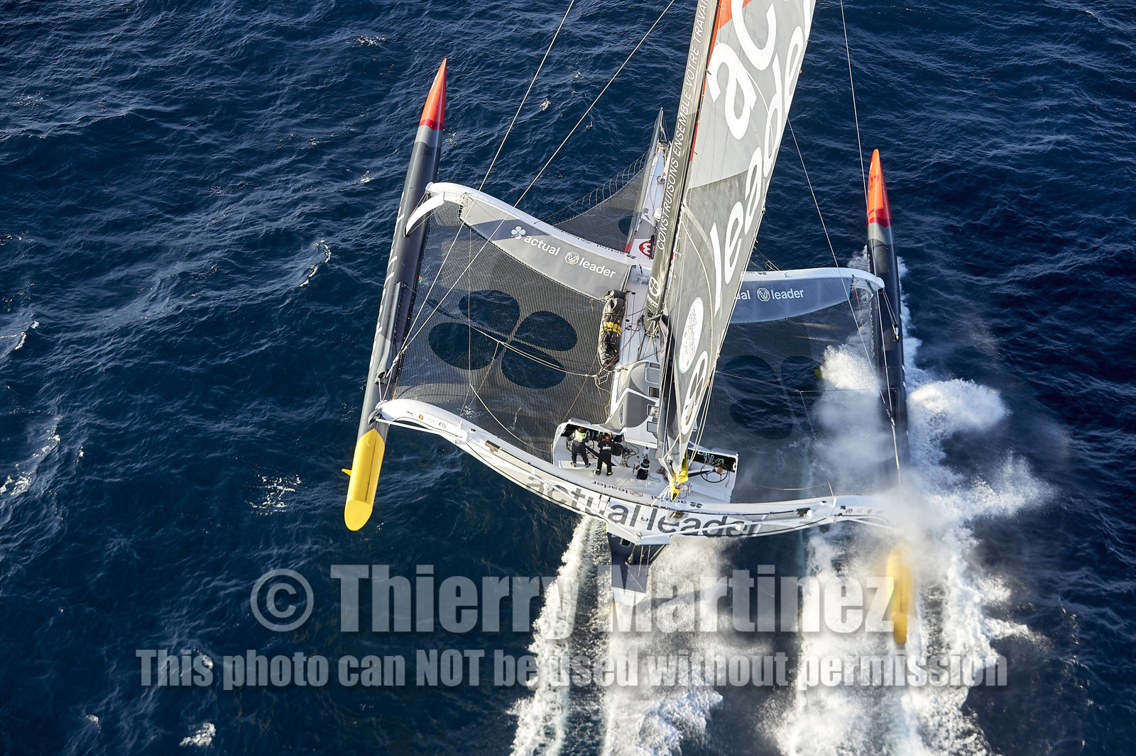 « ULTIM ACTUAL LEADER , Skipper Yves Le Blevec.